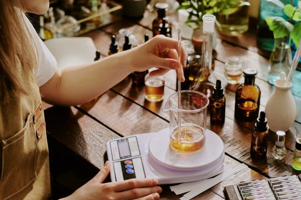 Essential Oil Profiles: Getting to Know the Personalities of Different Oils